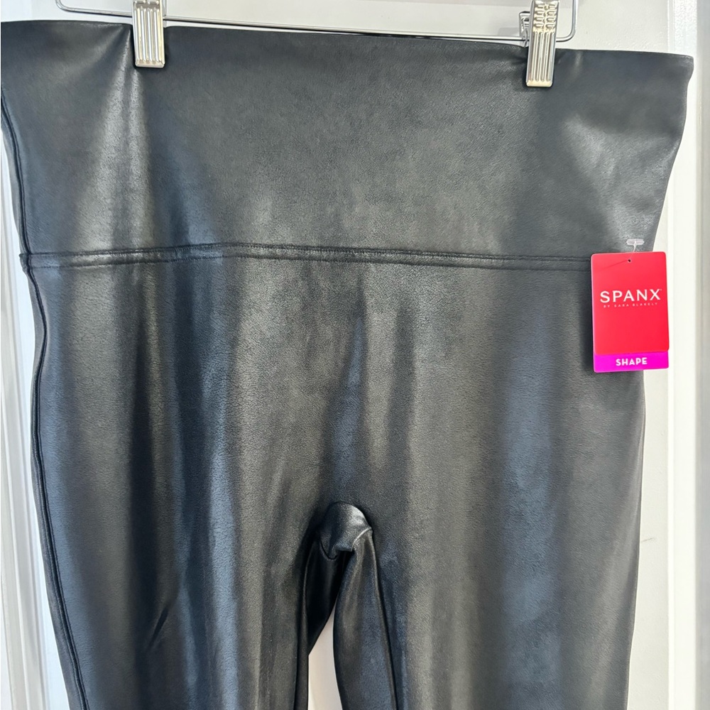 NWT Women’s SPANX Shaping Black Faux Leather Leggings - Picture 3 of 8